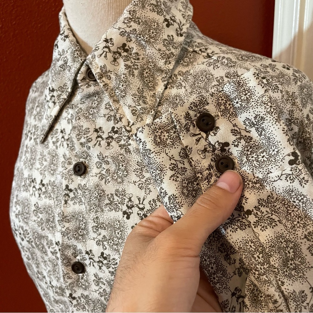Kennington Men’s Vintage Disney Mickey & Minnie AOP Button Down Disco‎ Shirt - Picture 3 of 4